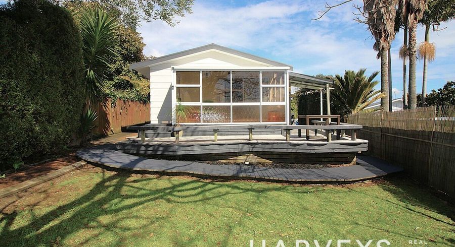  at 5a Porter Avenue, Te Atatu South, Waitakere City, Auckland
