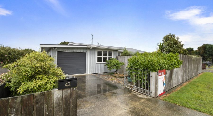  at 42 Edinburgh Terrace, Foxton Beach, Foxton