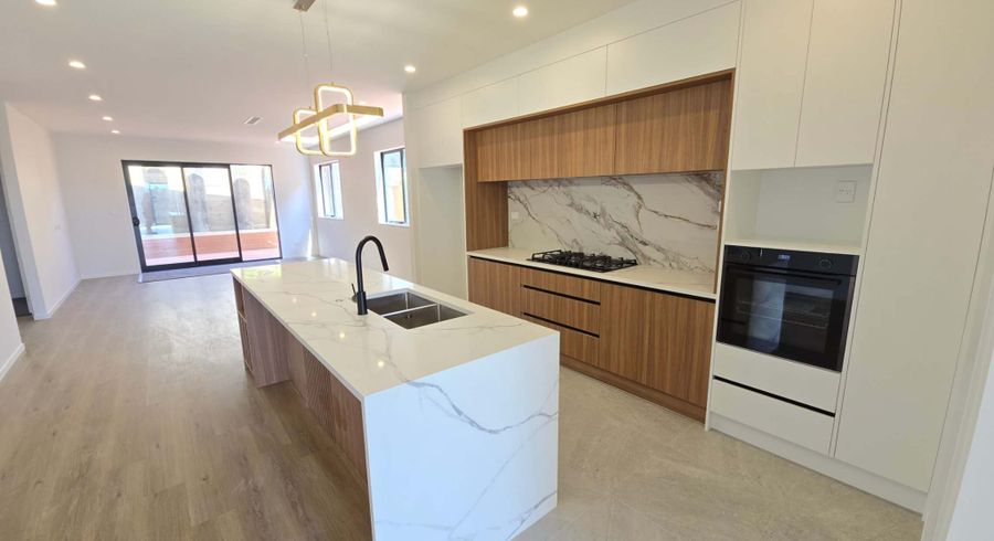  at 14 Grand Ridge Avenue, Flat Bush, Manukau City, Auckland