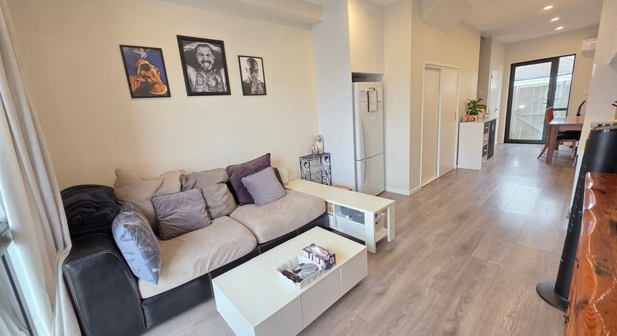  at 4/24 Tara Road, Henderson, Waitakere City, Auckland