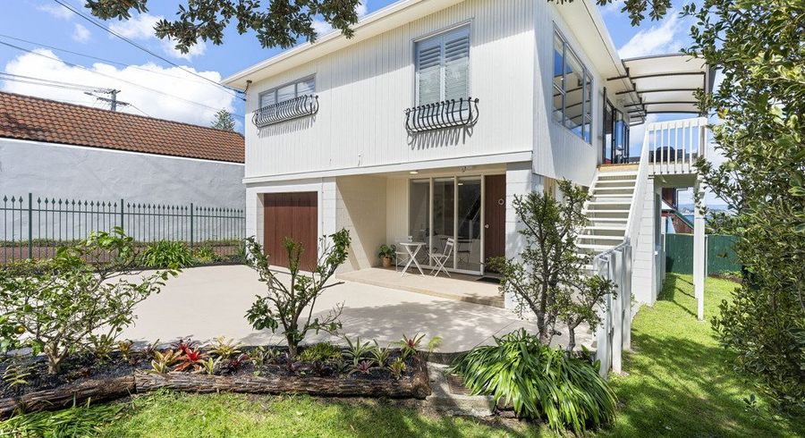  at 1/106 Stanley Point Road, Devonport, North Shore City, Auckland