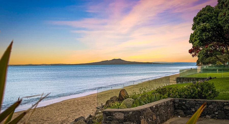  at 14 The Esplanade, Campbells Bay, North Shore City, Auckland