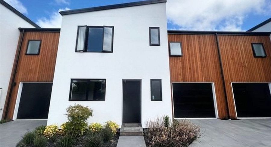  at 2/85 Brockworth Place, Riccarton, Christchurch City, Canterbury