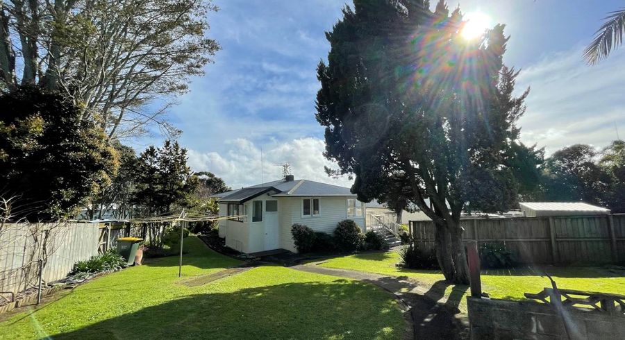  at 97 Bond Crescent, Forrest Hill, Auckland