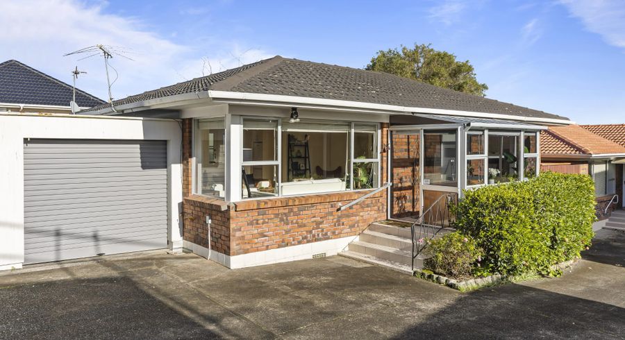  at 2/21 Jutland Road, Hauraki, Auckland