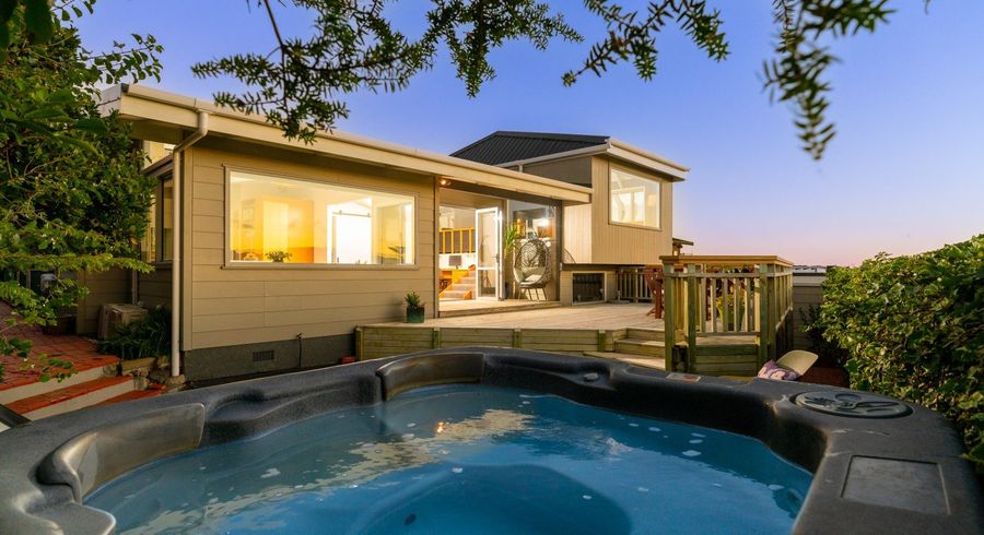  at 15 Rangitane Street, Maupuia, Wellington