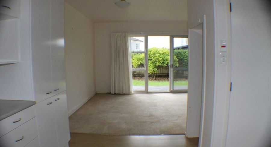  at 1/133 SHAKESPEARE RD, Milford, Auckland