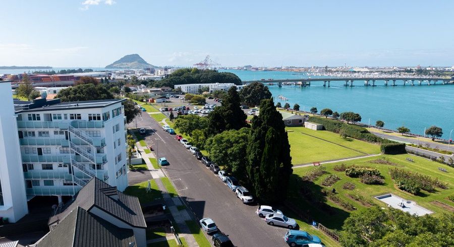  at 1/18 Cliff Road, City Centre, Tauranga, Bay Of Plenty
