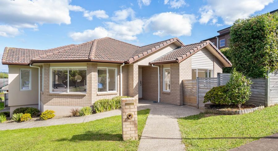  at 2 Leburn Crescent, Flat Bush, Auckland