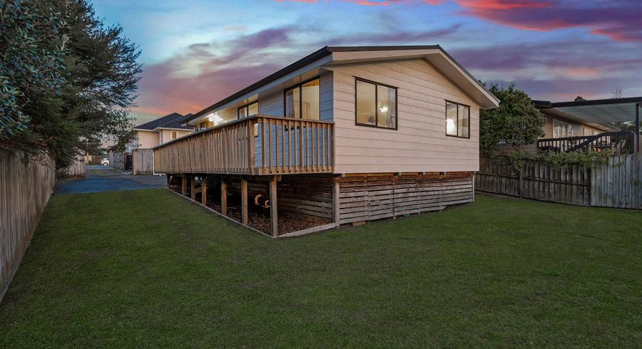  at 2/121 Matipo Road, Te Atatu Peninsula, Auckland