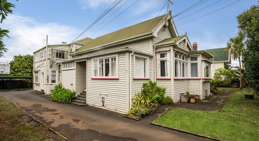  at 5 Oaklands Road, Mount Eden, Auckland City, Auckland