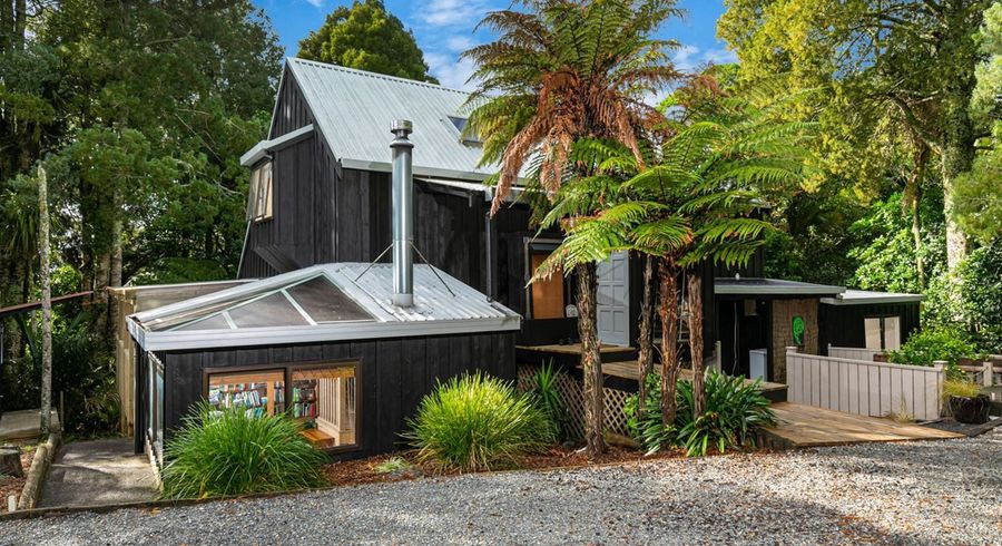  at 812 West Coast Road, Oratia, Auckland