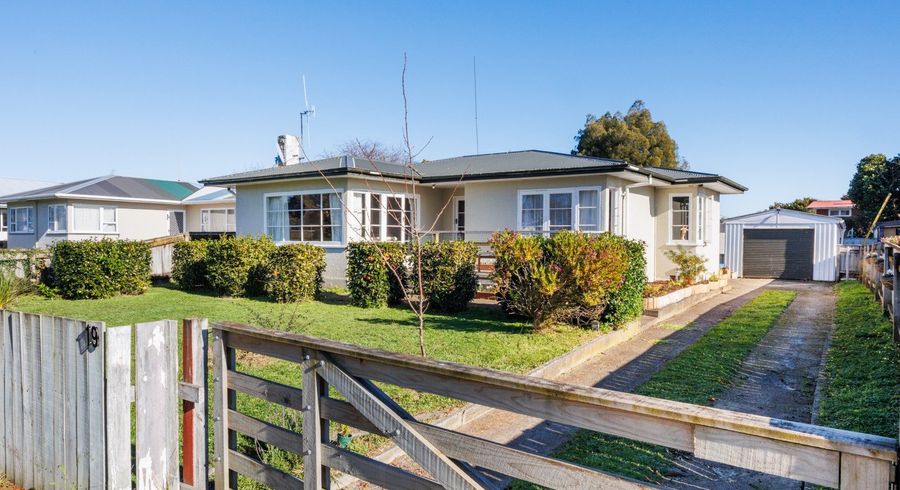  at 19 Nottingham Avenue, Awapuni, Palmerston North, Manawatu / Whanganui