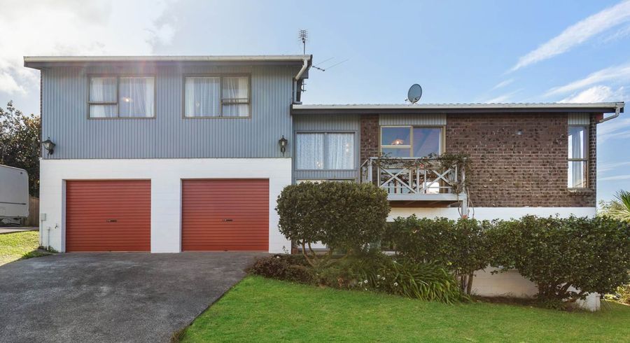  at 2/32 Montclair Rise, Browns Bay, Auckland