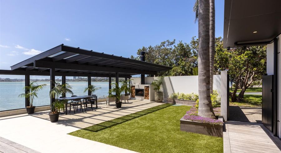  at 17 Lansdowne Street, Bayswater, North Shore City, Auckland
