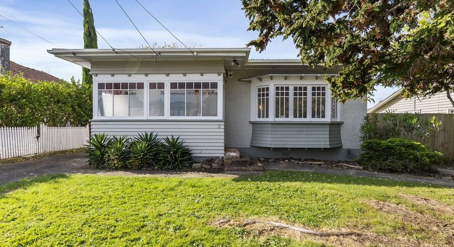  at 5 Riro Street, Point Chevalier, Auckland