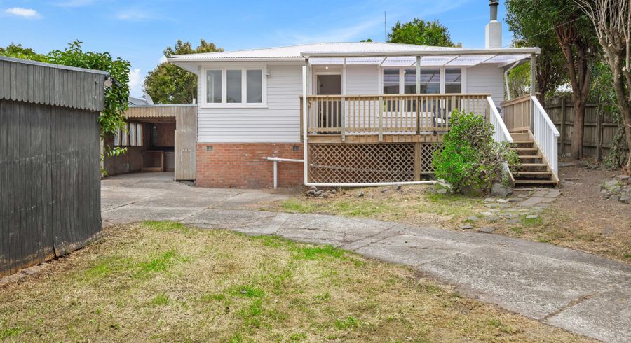  at 8 Marewa Street, Te Atatu South, Waitakere City, Auckland