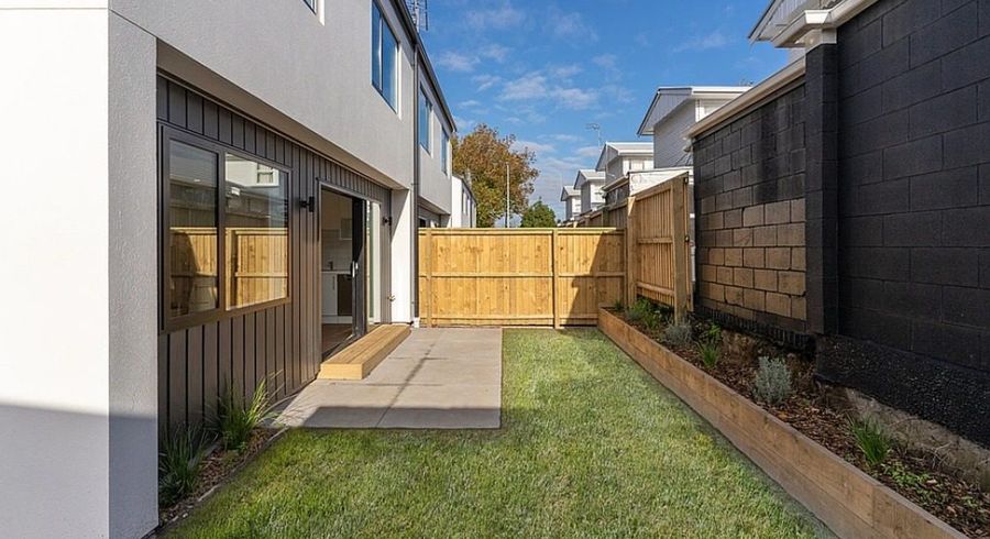  at 2/73 Linwood Ave, Linwood, Christchurch City, Canterbury