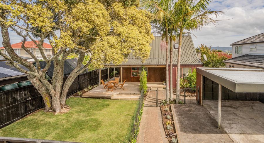  at 2/18 Strid Road, Te Atatū South, Auckland