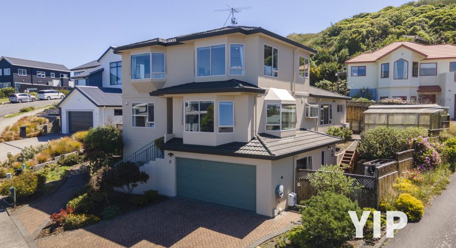  at 16 Domett Street, Newlands, Wellington
