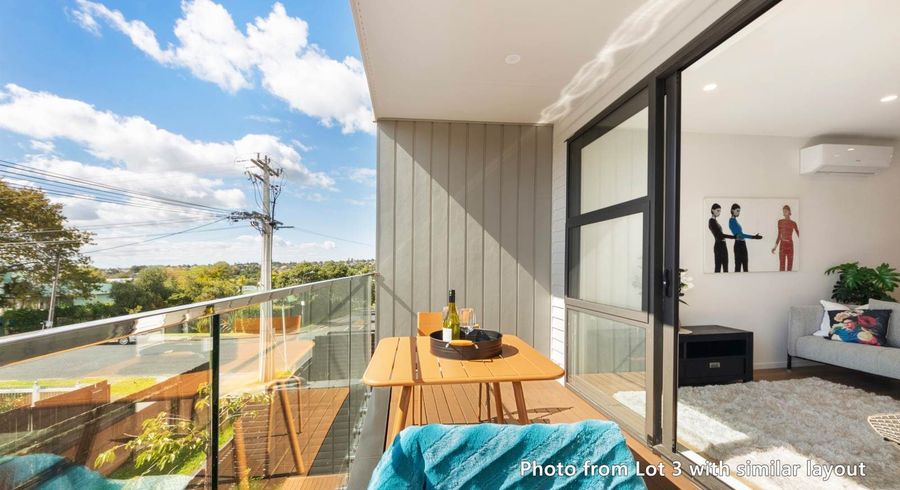  at 8/26 Buscomb Avenue, Henderson, Waitakere City, Auckland