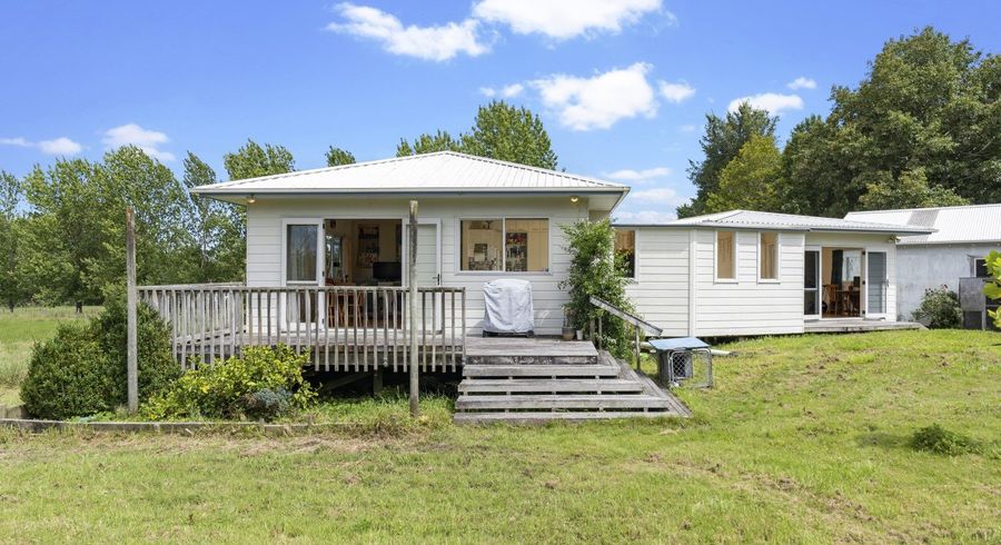  at 220 Postman Road, Albany