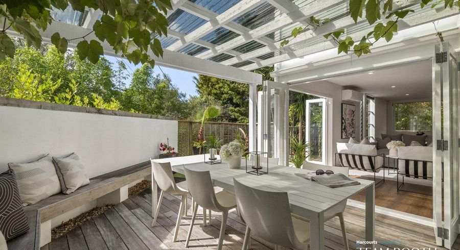  at 2/22 Rangatira Road, Birkenhead, Auckland
