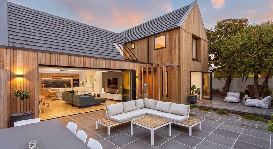  at 2 Wairarapa Terrace, Fendalton, Christchurch City, Canterbury