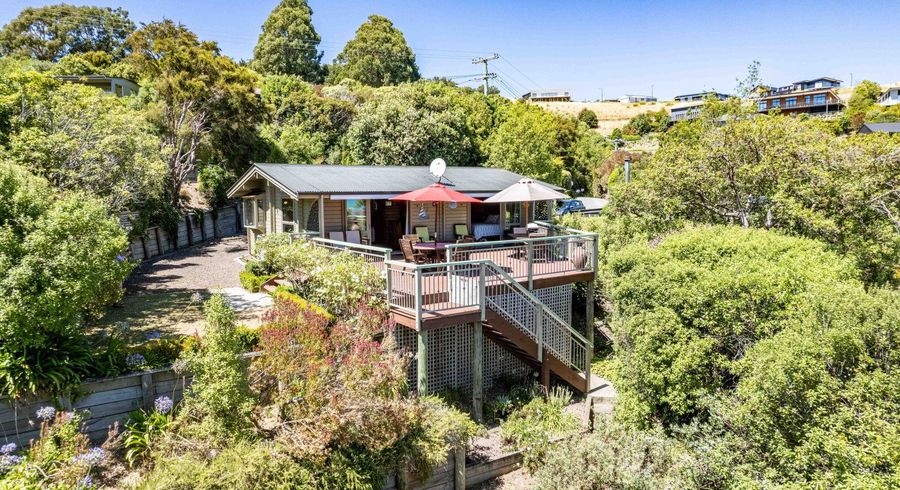  at 8 Bayview Crescent, Duvauchelle, Banks Peninsula, Canterbury