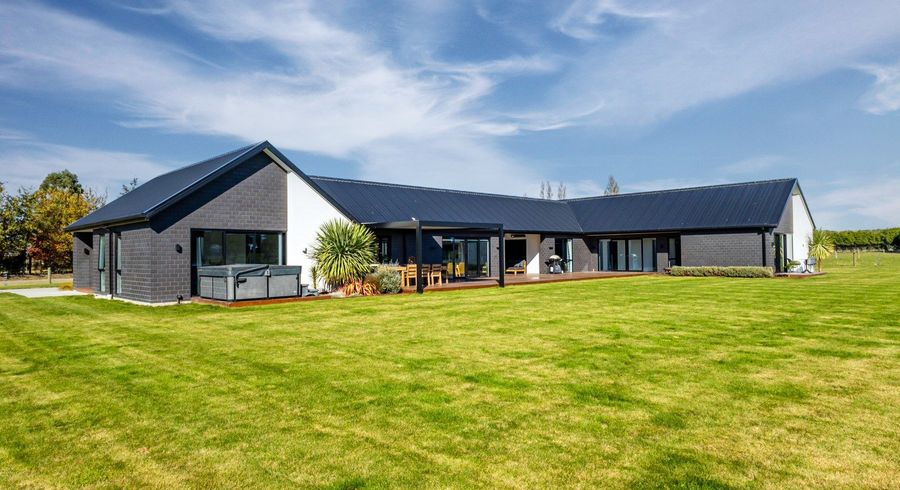  at 162 Beach Road East, Elgin, Ashburton