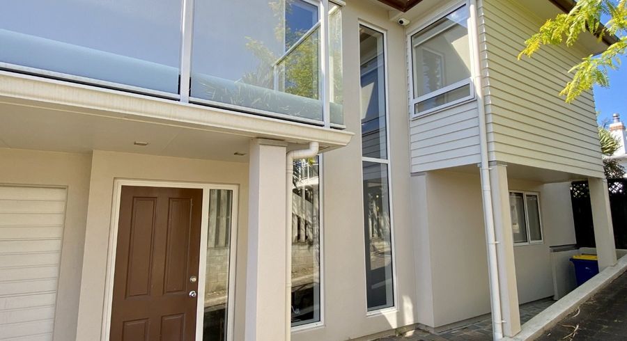  at 43A Castor Bay Rd, Castor Bay, North Shore City, Auckland