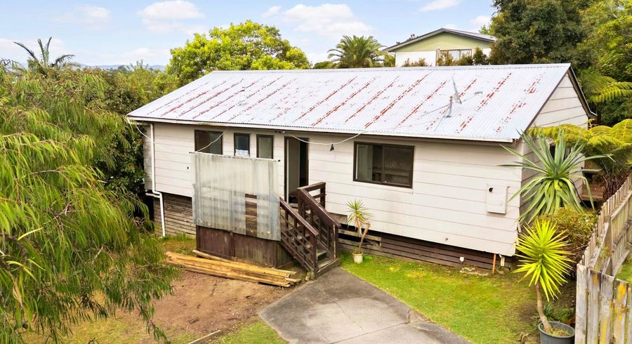  at 2/18 Elizabeth Drive, West Harbour, Waitakere City, Auckland