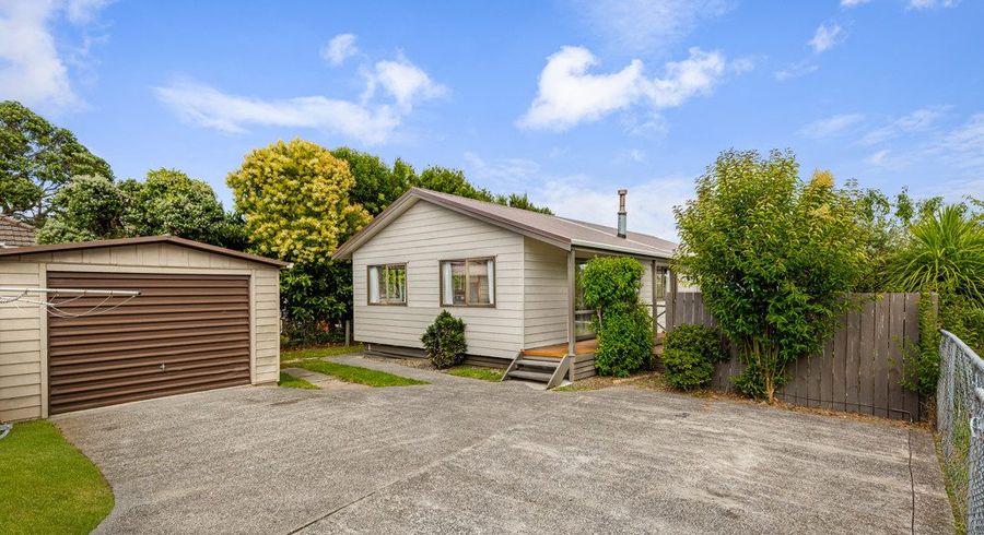  at 2/46 Delta Avenue, New Lynn, Auckland