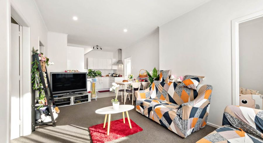  at 2/9 Heaphy Street, Blockhouse Bay, Auckland