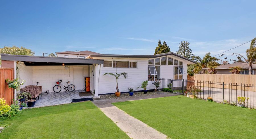  at 7 Woodvale Road, Glen Eden, Auckland