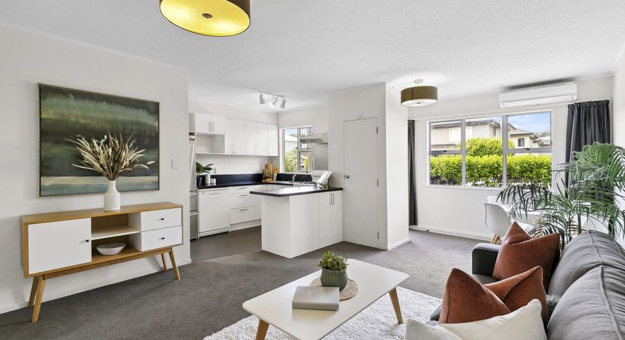  at 2/11 Trafalgar Street, Johnsonville, Wellington
