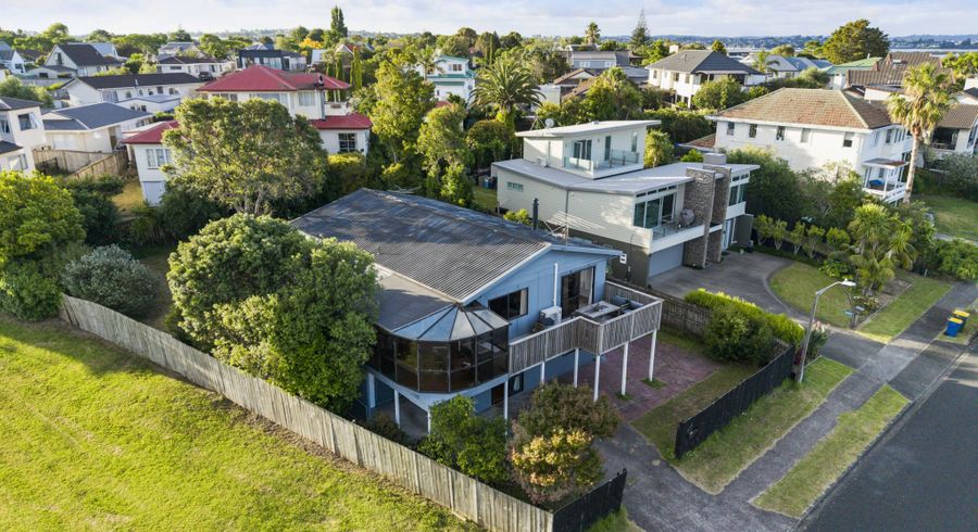  at 49 Spinnaker Drive, Te Atatu Peninsula, Auckland