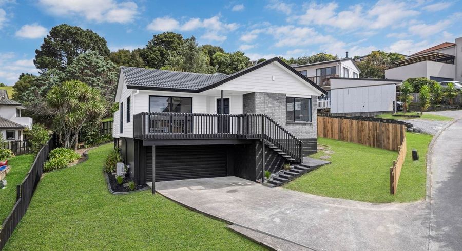  at 18  Van Dyke Place, West Harbour, Waitakere City, Auckland