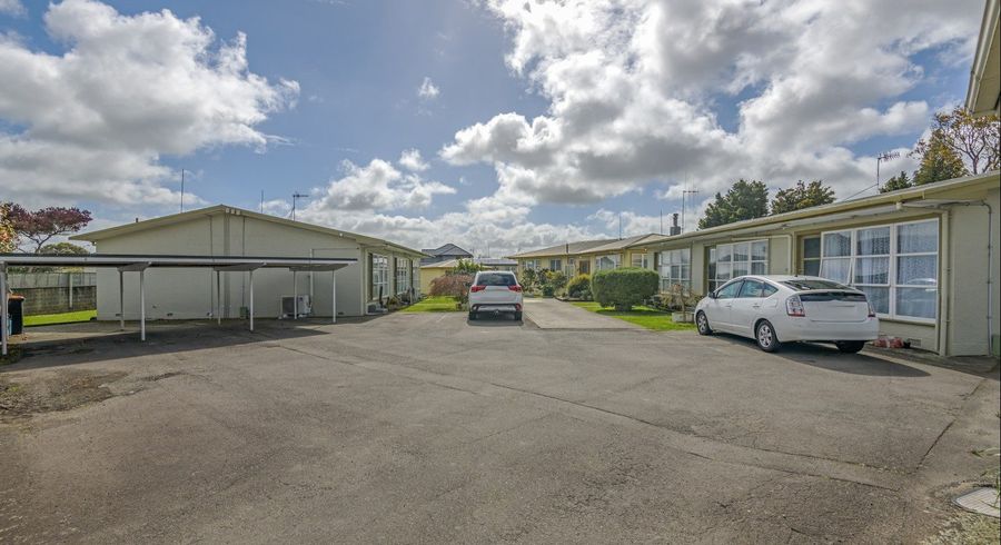  at 8 Lowestoft Place, West End, Palmerston North, Manawatu / Whanganui