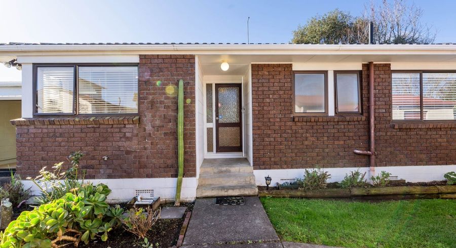 at 2/70 Butterworth Drive, Glendene, Waitakere City, Auckland