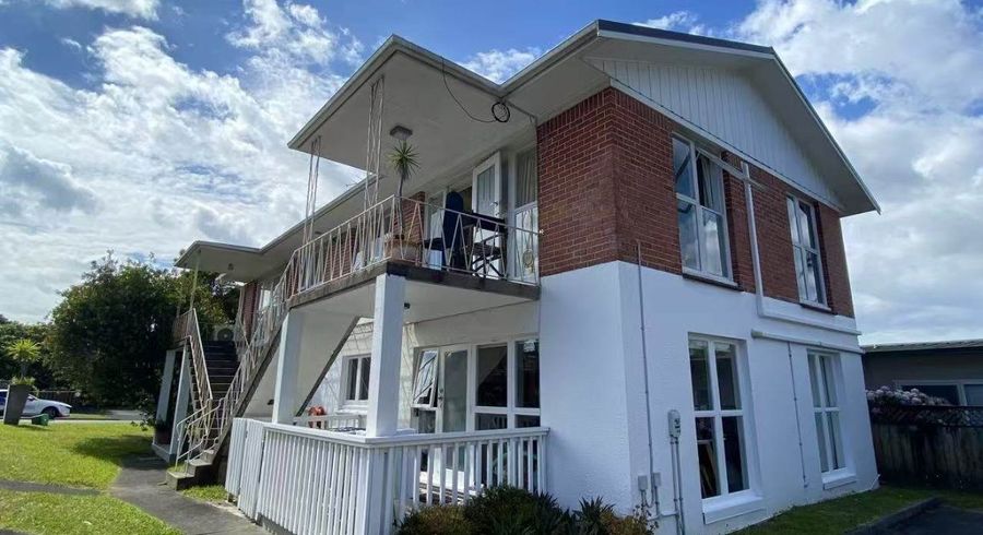  at 4/19 Thatcher Street, Mission Bay, Auckland