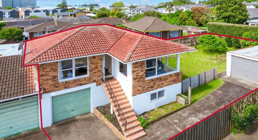  at 22a Shakespeare Road, Milford, North Shore City, Auckland