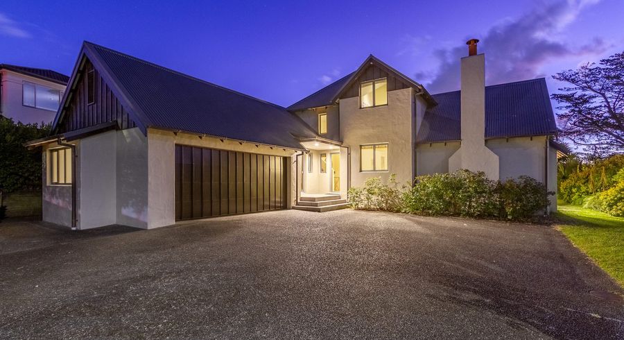  at 4 Monkton Close, Greenhithe, Auckland