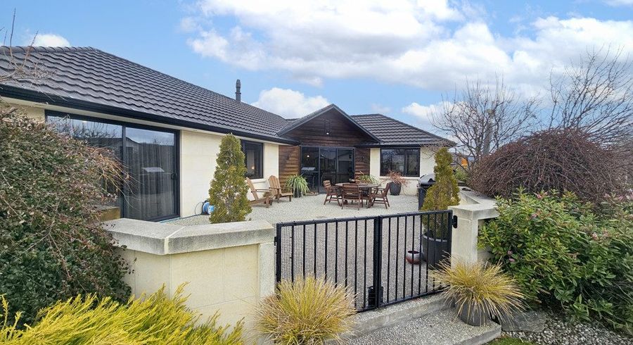  at 44 Ferry Lane, Mount Pisa