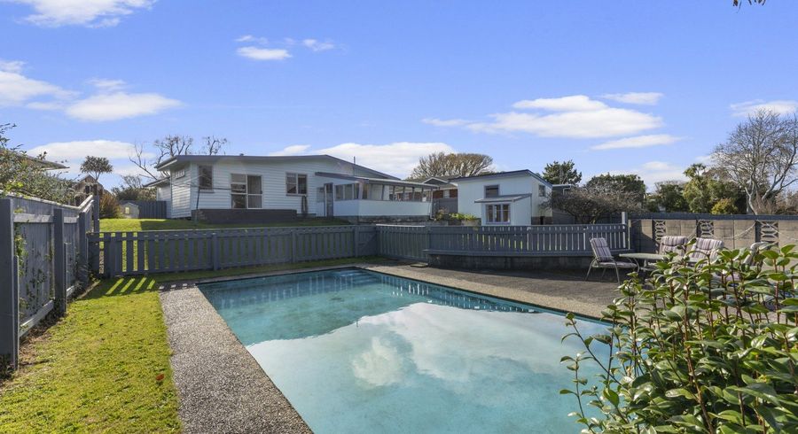  at 27 Parkland Crescent, Terrace End, Palmerston North