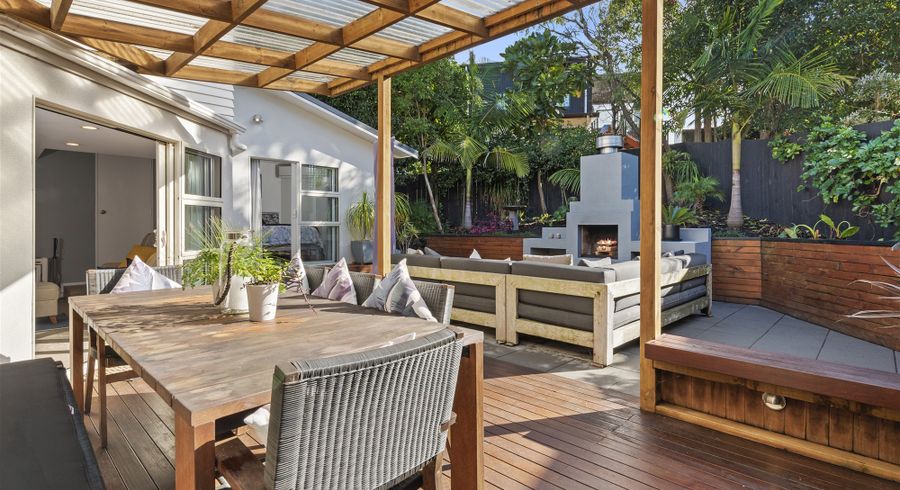  at 958 Beach Road, Torbay, Auckland