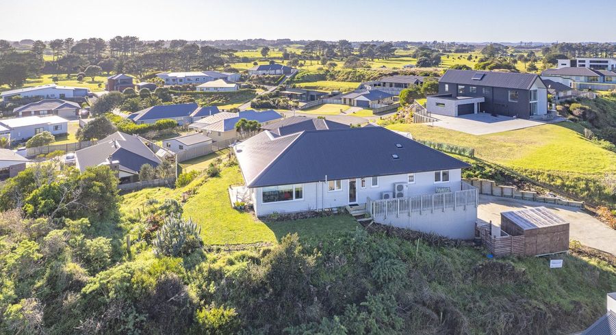  at 12 Longbeach Drive, Castlecliff, Whanganui, Manawatu / Whanganui