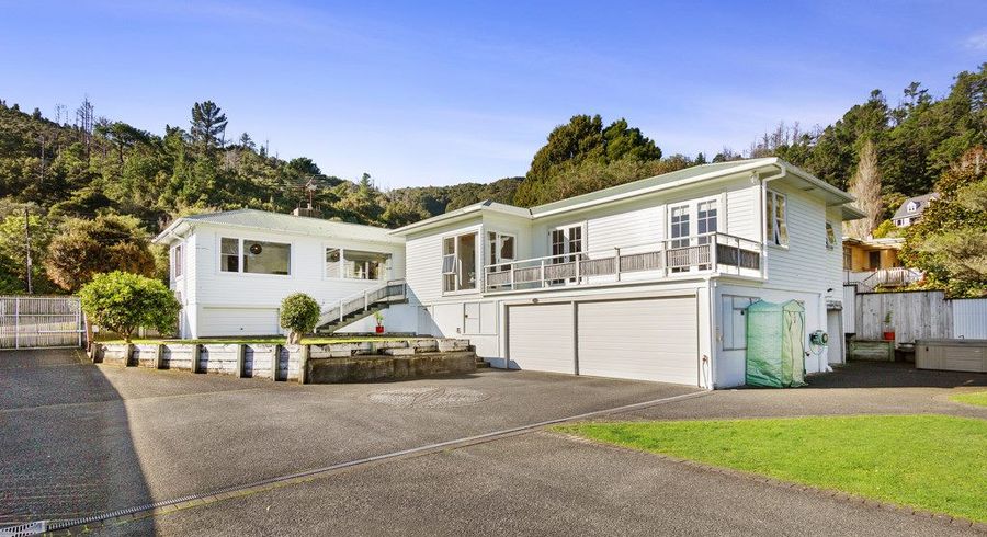  at 100 Manuka Street, Stokes Valley, Lower Hutt