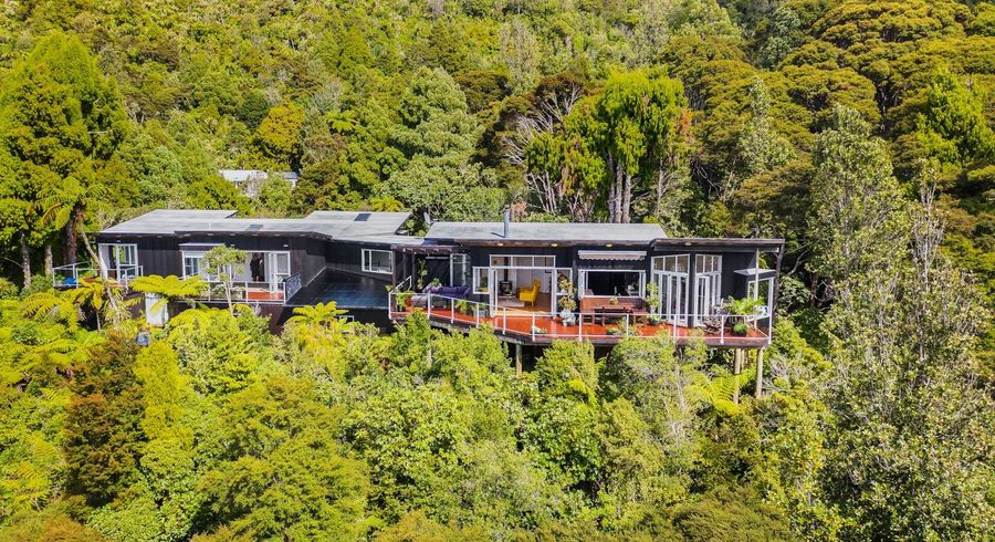  at 414 Scenic Drive, Waiatarua, Auckland