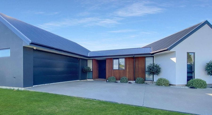  at 15 Evelyn Crescent, Marshland, Christchurch